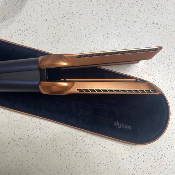 Dyson Airstrait - Picture 2 of 4